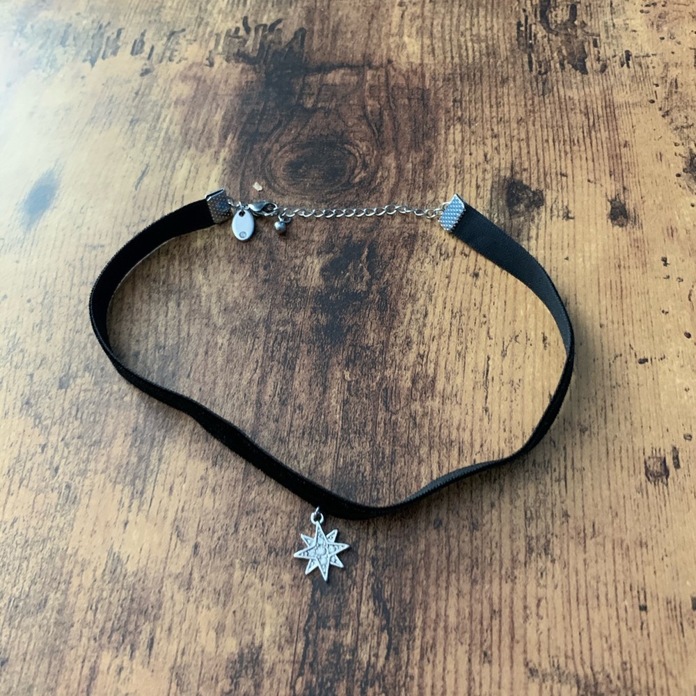 Velvet star charm choker